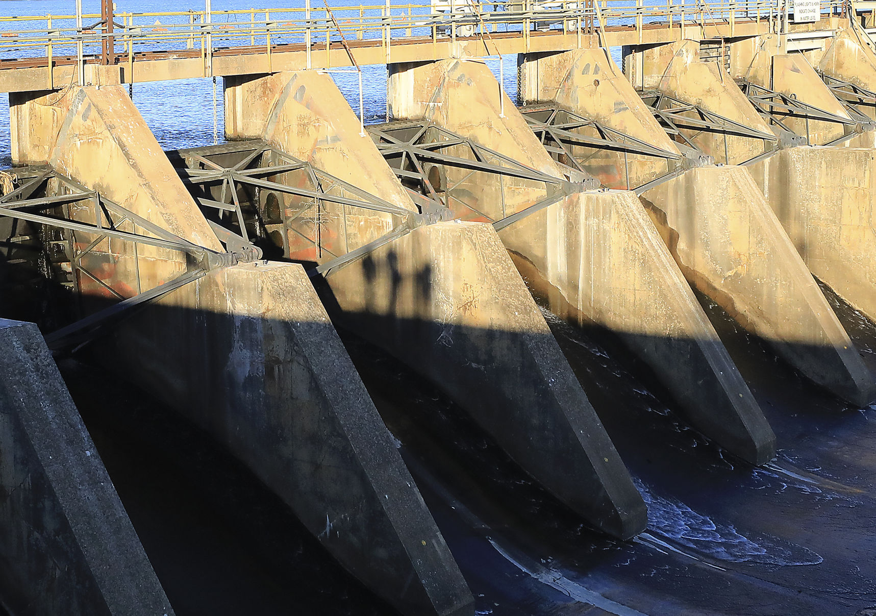 Prairie du Sac Dam 04-12032020110131
